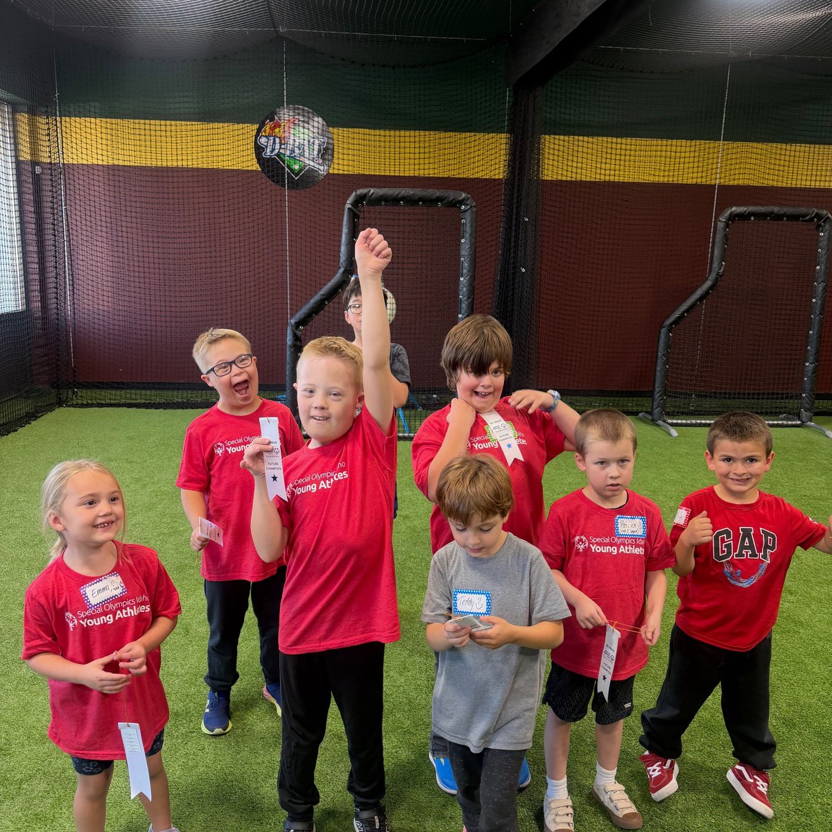 SOID's tweet photo. GREAT JOB to our Young Athletes participating in Tee Ball lessons this Fall! It was a smashing success and lots of fun was had on the field. ⚾️  
We have lessons and classes for Young Athletes throughout the year.  
 https://t.co/JDiszxlXed 

#specialolympicsidaho https://t.co/CXEb4wGwKI