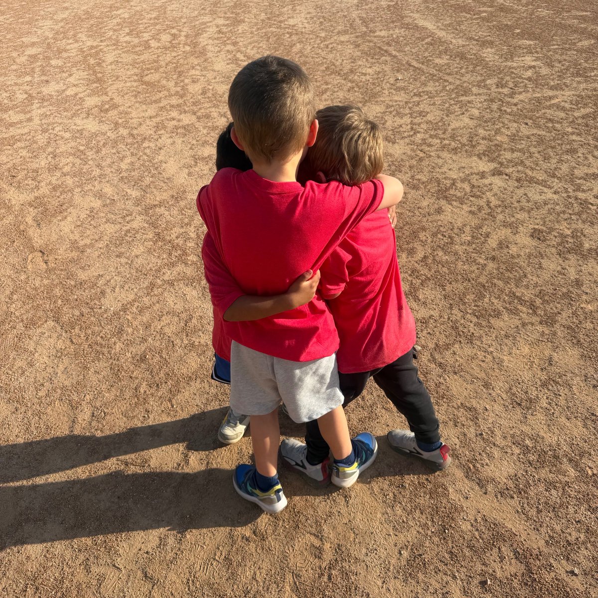 SOID's tweet photo. GREAT JOB to our Young Athletes participating in Tee Ball lessons this Fall! It was a smashing success and lots of fun was had on the field. ⚾️  
We have lessons and classes for Young Athletes throughout the year.  
 https://t.co/JDiszxlXed 

#specialolympicsidaho https://t.co/CXEb4wGwKI