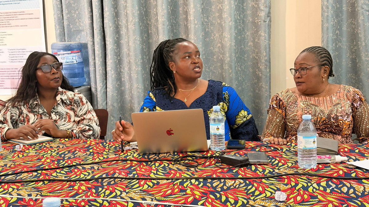 SandrineLus's tweet photo. À #Bunia, lors de ma visite de terrain, j’ai échangé avec des organisations de femmes sur leurs priorités et leur participation à la réponse humanitaire.

Les discussions ont notamment porté sur la préparation du 3éme symposium sur la Localisation de l’aide Humanitaire en RDC organisé par le CONAFOHD, avec l’objectif de renforcer la participation et le rôle des organisations nationales dirigées par femmes dans les mécanismes de coordination et de décision.

Ces échanges permettent de mieux comprendre leurs réalités, leurs priorités et les défis auxquels elles font face sur le terrain.