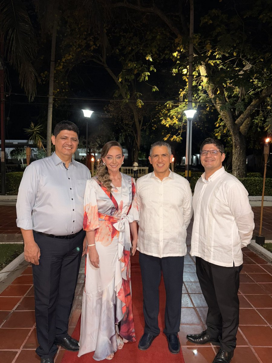 AnaPaolaAgudelo's tweet photo. En el marco de la celebración de los 50 años de PROHUILA, hicimos entrega de una condecoración del Congreso de la República, como reconocimiento a su trayectoria y aporte al desarrollo urbano de Neiva. 🇨🇴

Celebramos cinco décadas de trabajo, visión y compromiso con el bienestar de los huilenses.

¡Que sigan construyendo progreso para la región!