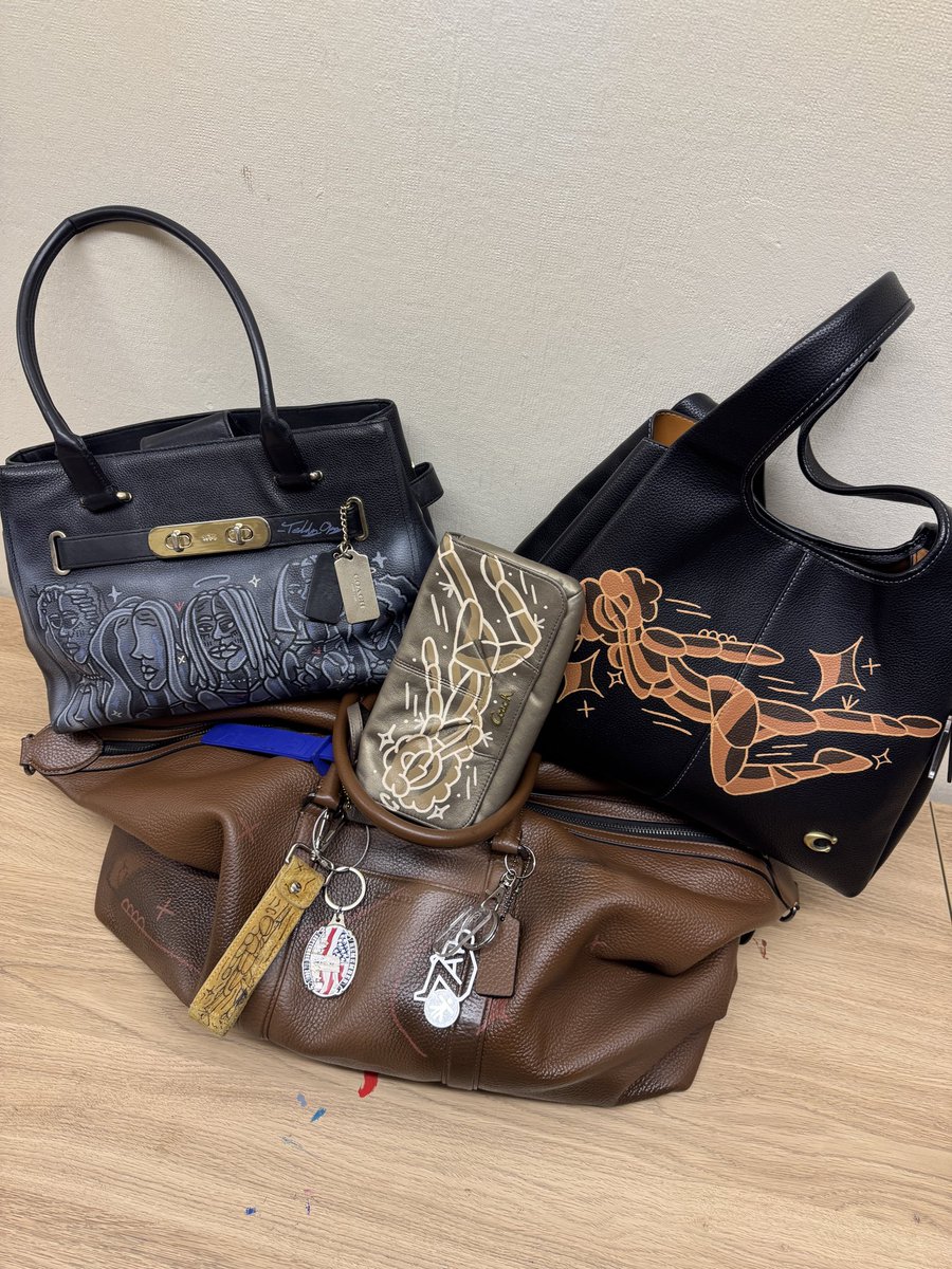TeddyOpong's tweet photo. coach bags from the show https://t.co/28XbfkJFfw