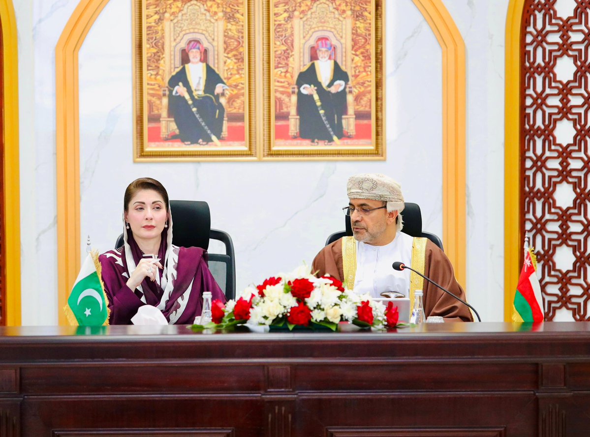pmln_org's tweet photo. Punjab Chief Minister Maryam Nawaz Sharif met with Oman’s Minister of Agriculture, Fisheries and Water Resources, Saud bin Hamoud bin Ahmed Al Habsi.

Oman’s Minister Saud bin Hamoud bin Ahmed Al Habsi congratulated Chief Minister Maryam Nawaz Sharif on receiving the UN-Habitat Scroll of Honour Award. The meeting reviewed prospects for mutual cooperation between Punjab and Oman in agriculture, fisheries and water resources.