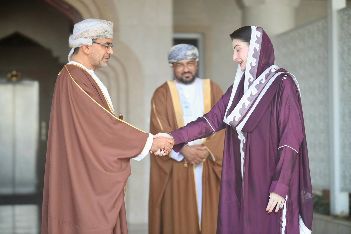 pmln_org's tweet photo. Punjab Chief Minister Maryam Nawaz Sharif met with Oman’s Minister of Agriculture, Fisheries and Water Resources, Saud bin Hamoud bin Ahmed Al Habsi.

Oman’s Minister Saud bin Hamoud bin Ahmed Al Habsi congratulated Chief Minister Maryam Nawaz Sharif on receiving the UN-Habitat Scroll of Honour Award. The meeting reviewed prospects for mutual cooperation between Punjab and Oman in agriculture, fisheries and water resources.