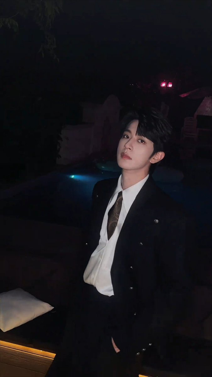 _skangie's tweet photo. He’s so pretty and handsome at the same time. https://t.co/EiRge8zEmt