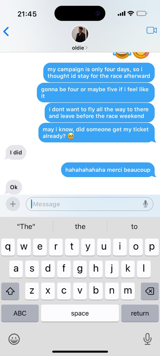 bIeedonpaper's tweet photo. so what happened if he's your dad's friend https://t.co/pDLkYvTaQK