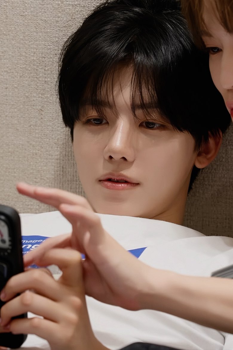 asjaemine's tweet photo. jaemin is so pretty, my cutie pie 🥺🤏🏼 https://t.co/Q4sKYDFkWu