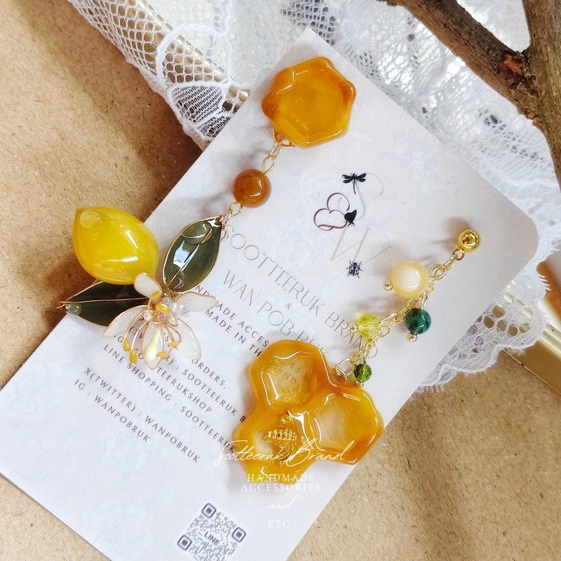 SootteerukB's tweet photo. NO.50 ต่างหู Honey Lemon
รายละเอียด : ประดับหินหยก และคริสตัลสวารอฟสกี้
Material : Wire UV resin / 14K gold plated, 925 Silver
#HandmadeAccessories

ราคา 790.- บาท ส่งฟรี 
💳 บัตรเครดิต *ชาร์จ 2%+VAT*
สนใจเมนชั่น "จอง/จ/CF/F" มาได้เลยนะคะ https://t.co/Tzrt4ciPw3