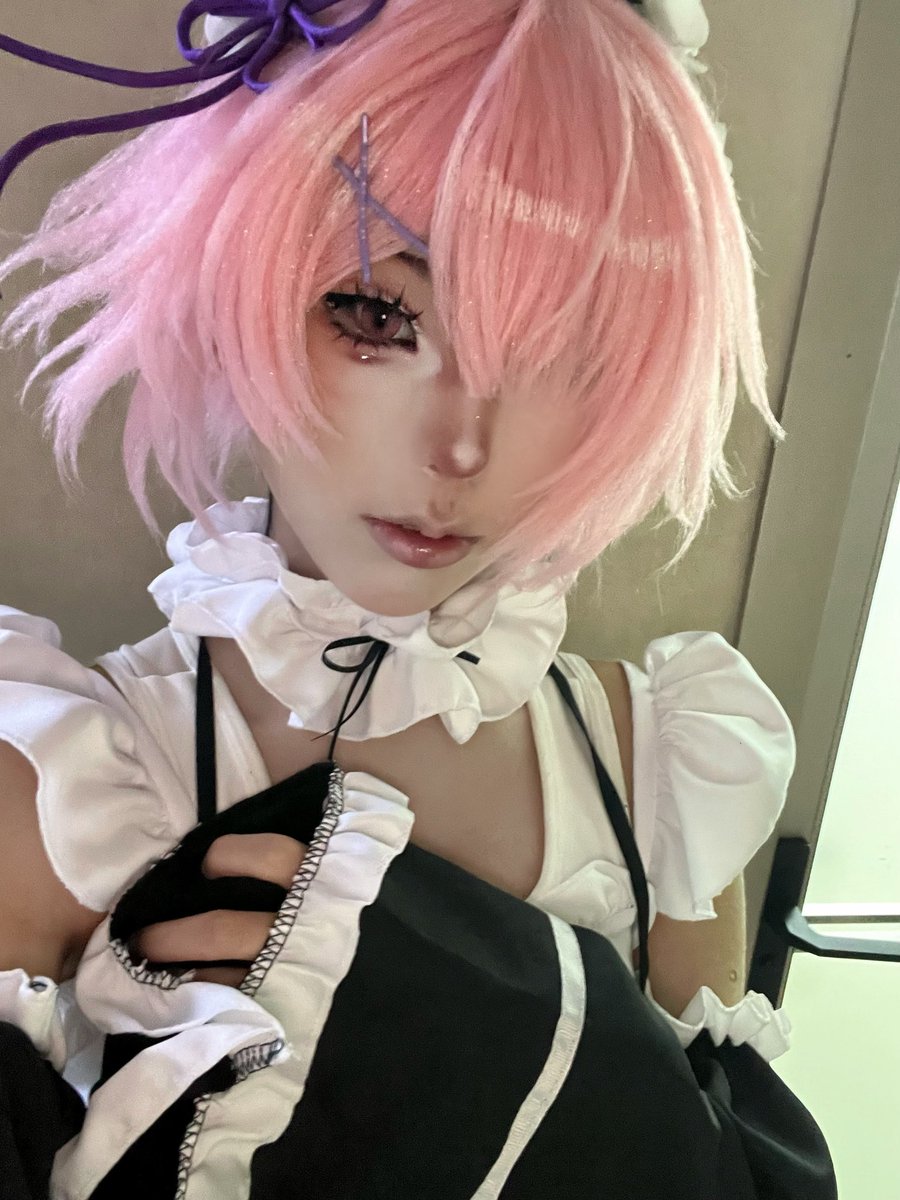 hcccgmck's tweet photo. 拉姆酱
这个衣服显得我身材挺好的但就是有劣质。 https://t.co/jpuz4kvdBE