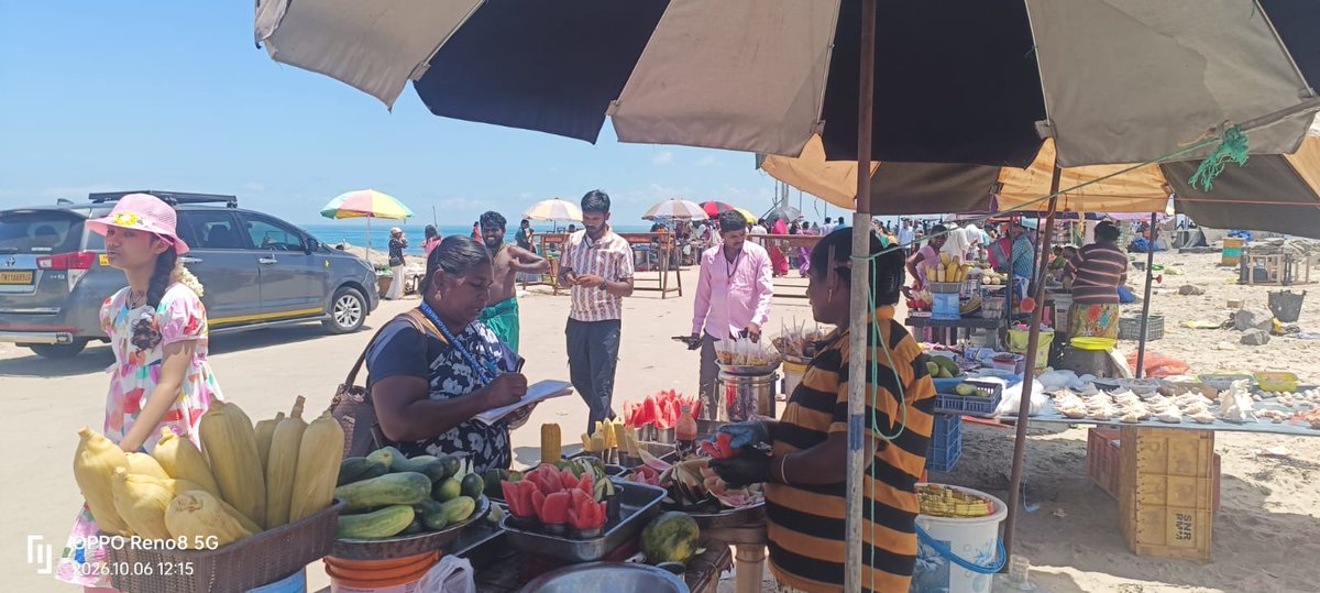 padgom2024's tweet photo. 🌊 Protecting Our Coast Together!
PAD, with HCLFoundation support, raised awareness among roadside vendors at Arichalmunai, Dhanushkodi on avoiding single-use plastics and keeping our coast clean.
🤝 Small actions. Cleaner coasts.
#PAD #HCLFoundation #SacredShores #GulfOfMannar https://t.co/EOCPS6vIPh
