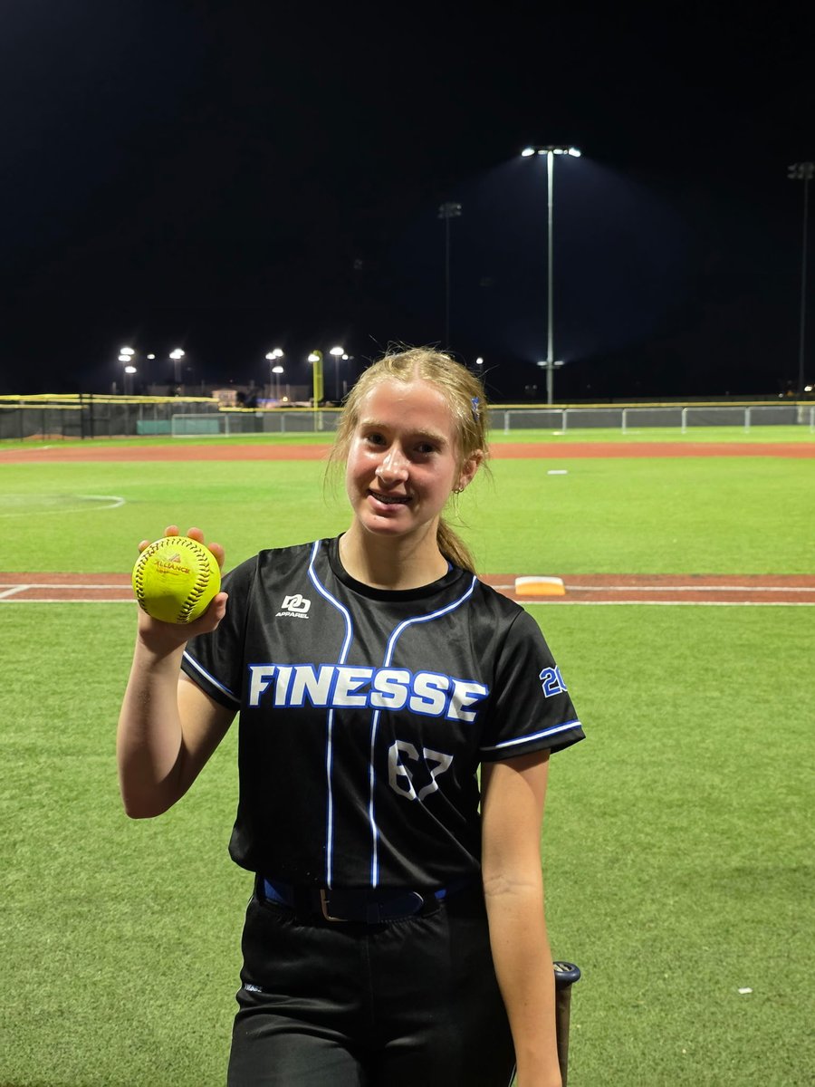 FinesseGrimm's tweet photo. ⭐️WALK OFF 💣 by @KerringtonGrimm at the IMG Alliance Qualifier⭐️ 

Great hit, Kerr!! What a way to end Saturday night!
@FinesseOrg @LineDsoftball @MaxPreps @ExtraInningSB @D1Softball @TOP_D1RECRUITS @PrepSoftball @MidwestPremierS @gatorjack72 @tagupSoftball 
@SBRRetweets https://t.co/PdzpY5cwuJ