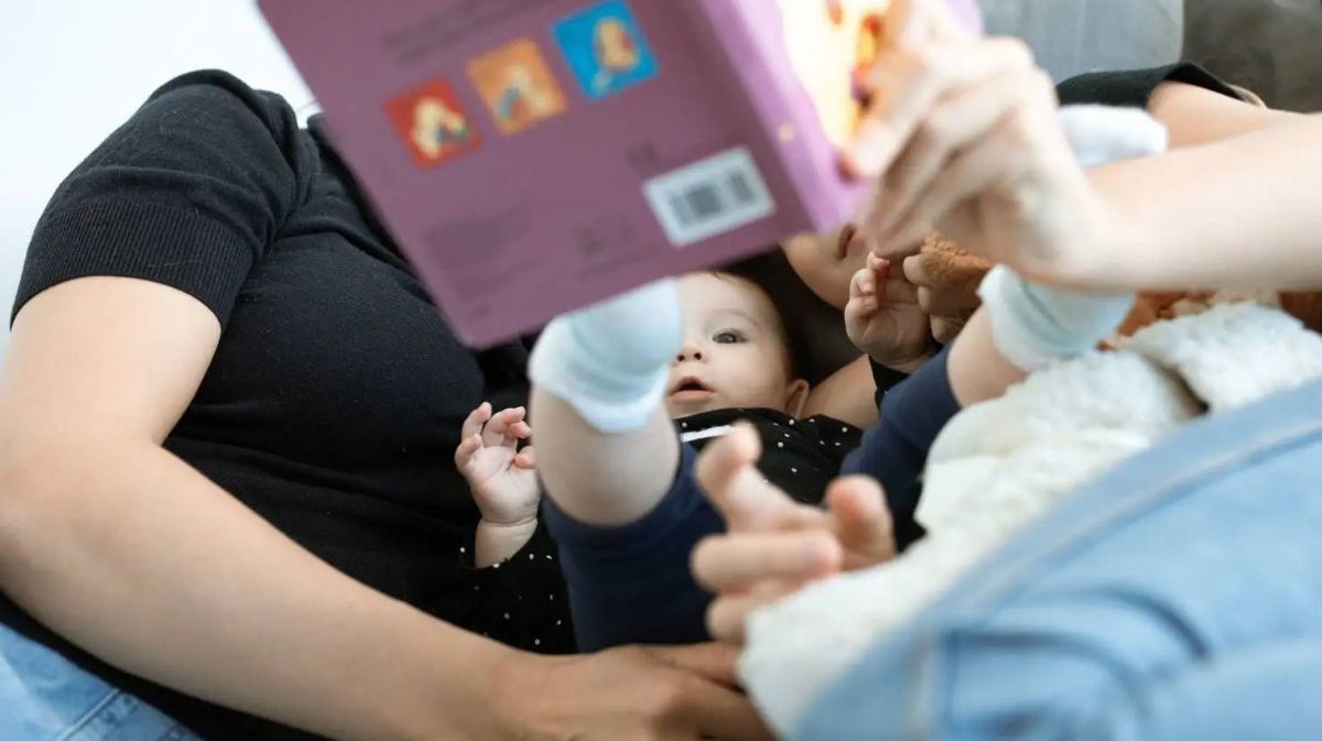 MinistereCC's tweet photo. 📚️ Comment lire avec un tout-petit ? Vers quels ouvrages s’orienter ? À l’occasion de la remise du #PrixDuLivrePourLesBébés ce 7 octobre, découvrez les bonnes méthodes pour stimuler les sens et nourrir l’imaginaire de vos tout-petits 👉 https://t.co/bkllCMATeQ

@Solidarite_gouv https://t.co/X5PcMHBma7