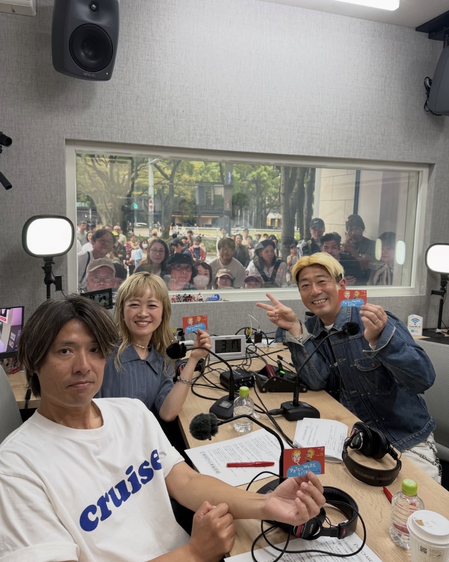 nakamura_emi's tweet photo. ということで
楽しいあの時間を思い出しました。笑
公開収録きてくれた皆様ありがとうございました!
そして #ZIPFM #ノンスコ リスナーの皆様
新入りNakamuraEmi と 時々 カワムラヒロシ
ここから よろしくお願いいたします!
#zipパチワ
#コバタク https://t.co/0LmThVEQsK