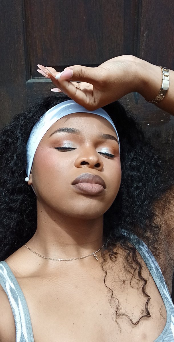ayamkela_n99's tweet photo. 🩶 Mysterious eyes🤍 Timeless elegance 🩶🤍.

#MysteryGlam #EyeshadowLook #SoftGlam #MakeupArtist #PortElizabethMakeup https://t.co/FBjUBysZXt