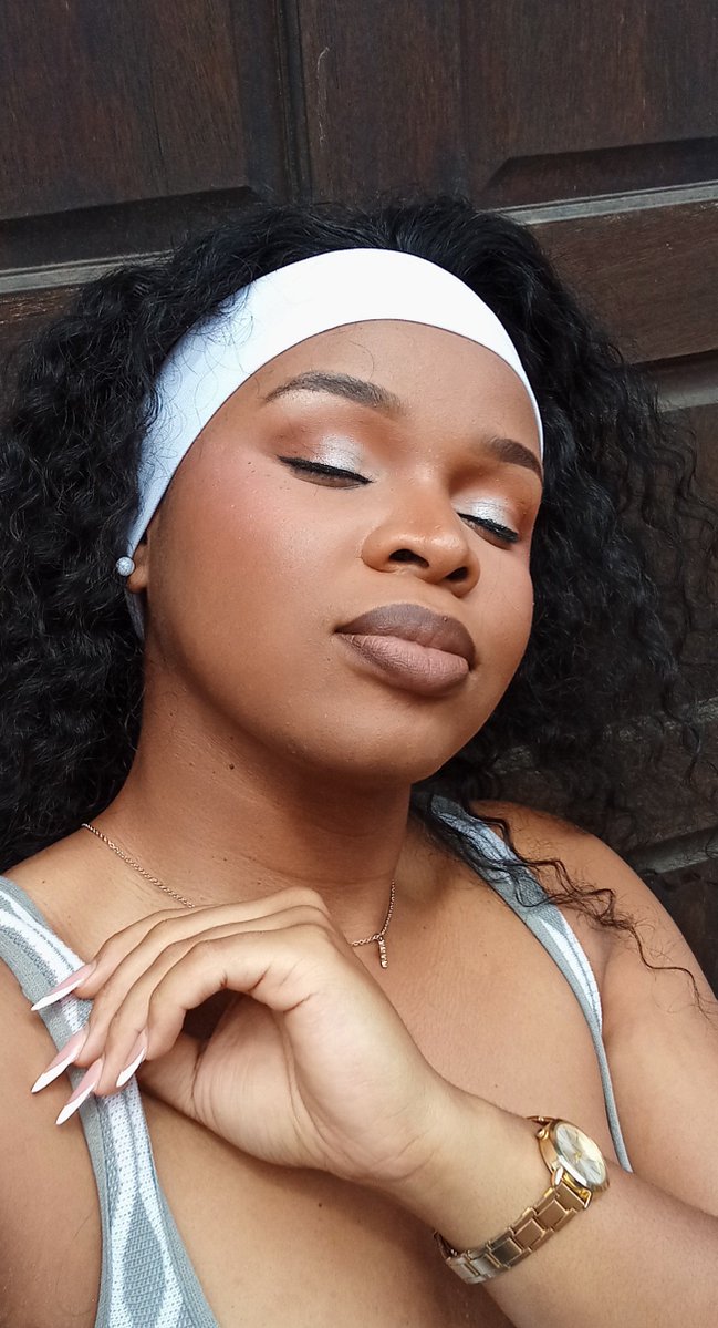 ayamkela_n99's tweet photo. 🩶 Mysterious eyes🤍 Timeless elegance 🩶🤍.

#MysteryGlam #EyeshadowLook #SoftGlam #MakeupArtist #PortElizabethMakeup https://t.co/FBjUBysZXt