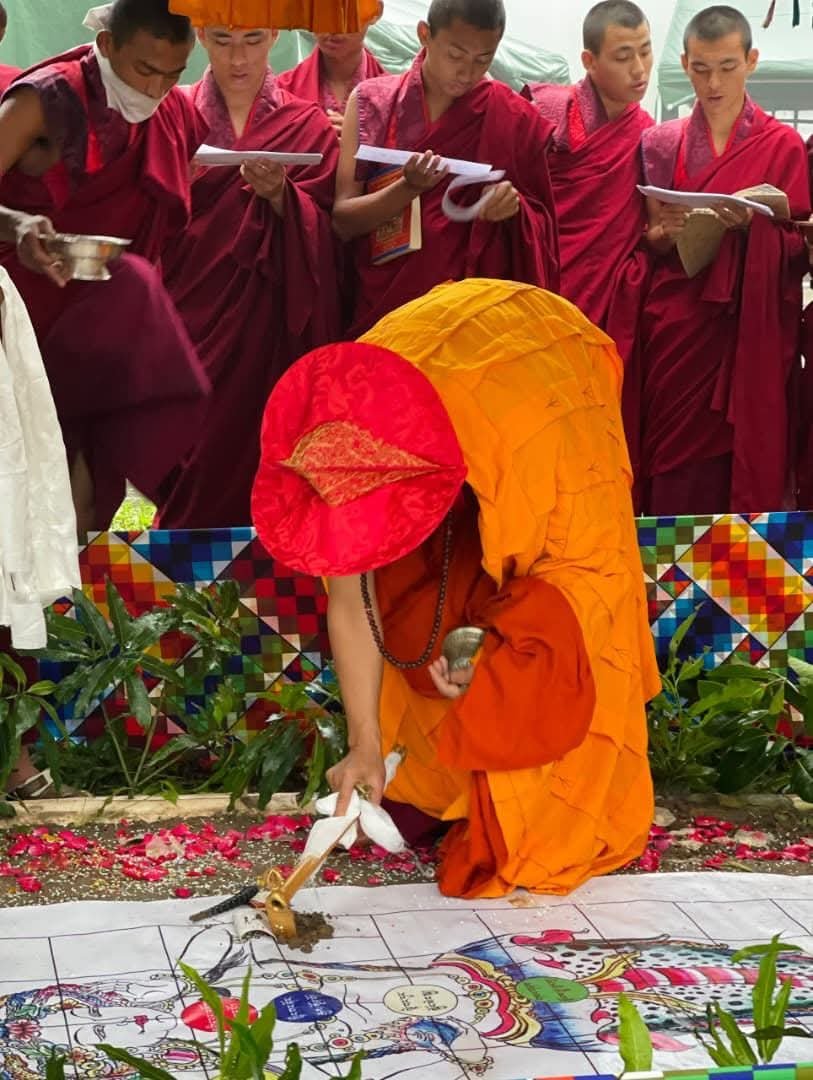 Indiainbhutan's tweet photo. 🇮🇳🤝🇧🇹

India is pleased to support the project at Nganglam Yenla Dratshang.

@MEAIndia @IndianDiplomacy @IndiainBhutanCG @DDIndialive @airnewsalerts @prasarbharati https://t.co/SxSi77daji