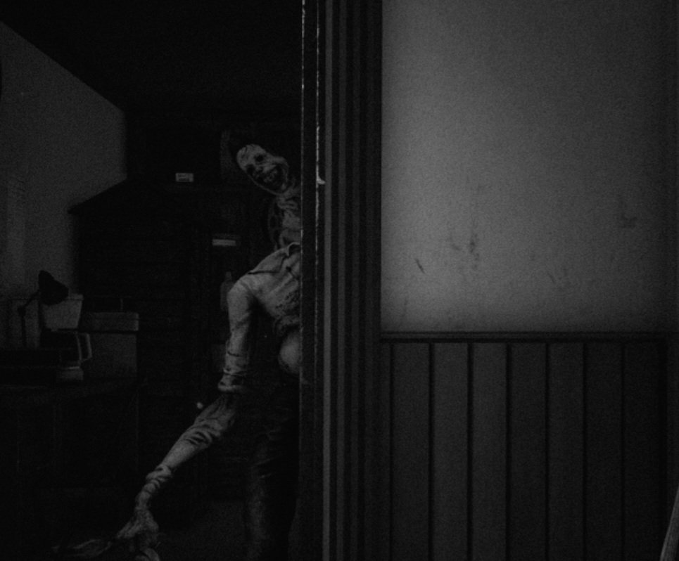 skinsuithorror's tweet photo. "𝙿𝚜𝚜𝚝... 

       𝚘𝚟𝚎𝚛...

𝚑𝚎𝚛𝚎." https://t.co/yiIE6oBIZi