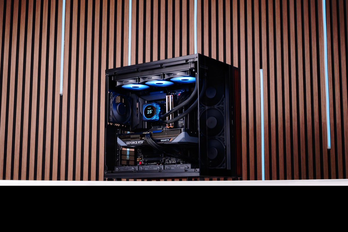 battlerigs's tweet photo. Check out more from our latest build in the stunning @bequietofficial LIGHT BASE 600.

This is the black version of my personal gaming rig at home too, so you know it’s a beauty 🦾

We kept the case fans stealthy so the hardware could take center stage. That LIGHT LOOP IO LCD looks sharp from every angle, and the RTX 5070 Gaming OC from @GIGABYTEUSA delivers the smooth frames and ray-traced reflections we all love!

Do you love the lighting on this one? Would it sit proudly on your desk⁉️

Drop your thoughts in the comments, and if you’re new here, give us a follow for more PC and tech content.

#pcbuilds #pcmr #gamingrigs #gamingpcs #bequiet