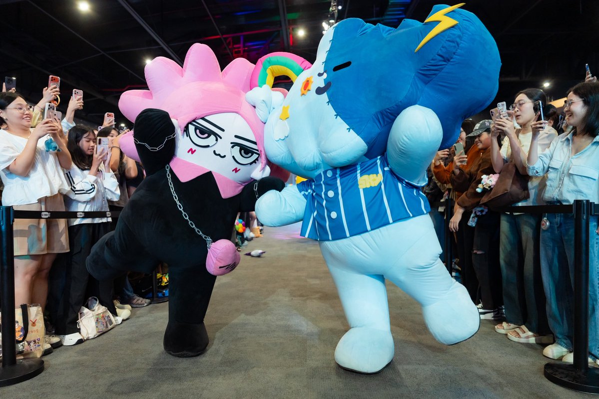 smyle_GMMTV's tweet photo. ฉะมายยยธุจ้าค้าบบ เลิฟยูวววววค้าบบ 🩵🩷
#GMMTVFANIVAL2026HappyFamilyxSN
#GMMTVFANIVAL2026HappyFamily
#SMYLE https://t.co/5JBDvieWQJ