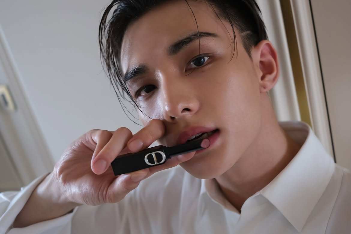 narspie's tweet photo. Hyunjin instagram

HYUNJIN STUNS AT DIOR PFW
#DiorSummer27_HYUNJIN

📎 : https://t.co/avMB0dMDCc https://t.co/mAAOB0Vim6