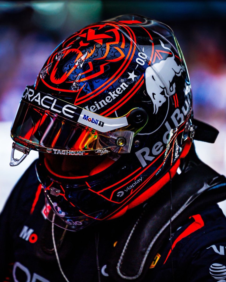 verstoppen3's tweet photo. This helmet looks so evil and I love it https://t.co/FOXrfub0Z2