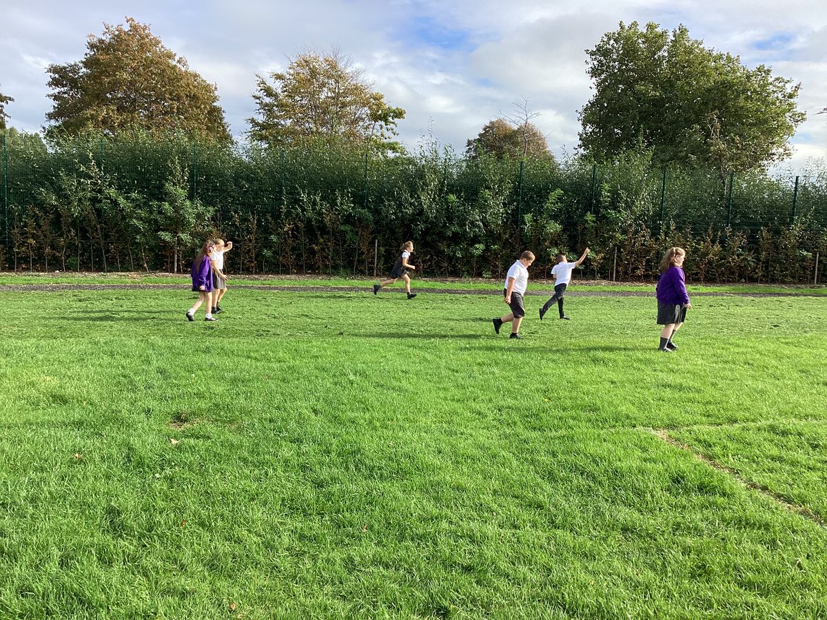 SpringwellY5's tweet photo. We even got outside with some ‘grenades’! #history #ww1 https://t.co/y4XynMqKkq