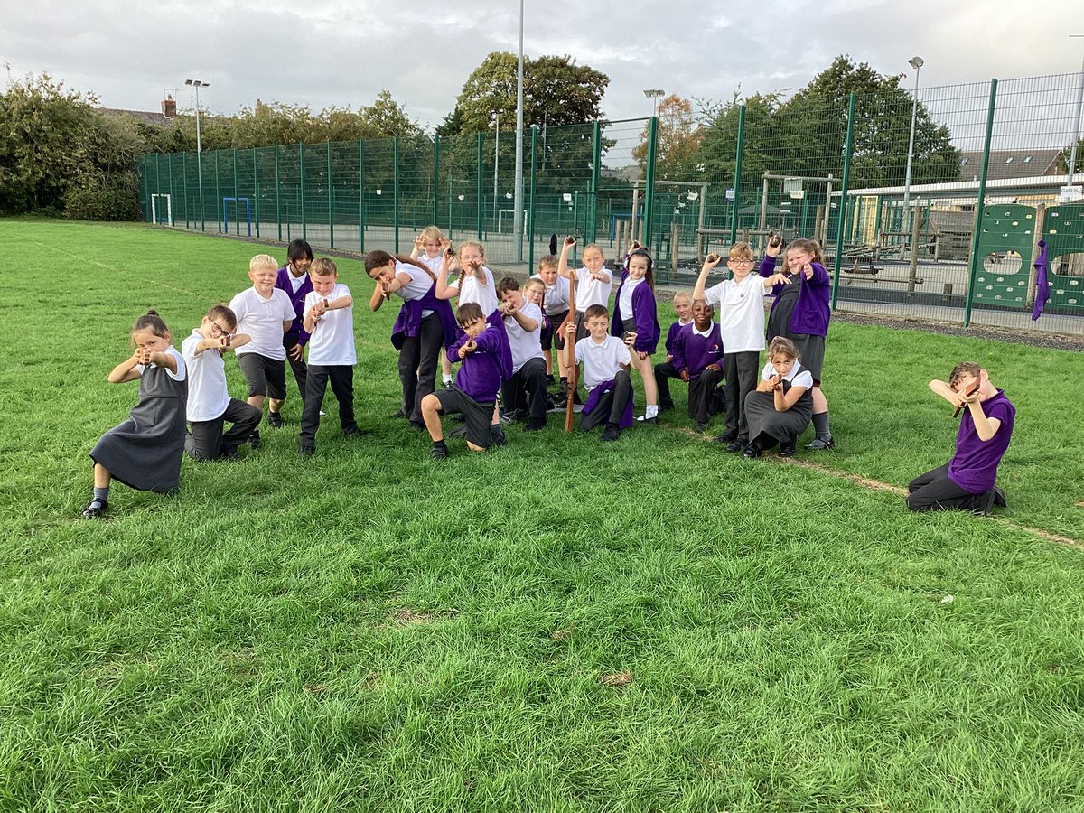 SpringwellY5's tweet photo. We even got outside with some ‘grenades’! #history #ww1 https://t.co/y4XynMqKkq