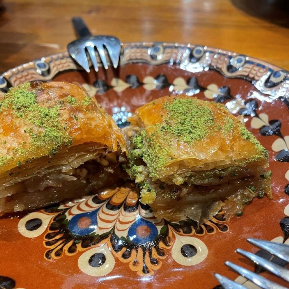 SyriacPress's tweet photo. Ashurbanipal: Bulgaria’s Only Assyrian Restaurant
#AssyrianFood #Bulgaria #Sofia #Assyrian #SofiaEats #SofiaRestaurants #BulgariaFoodScene #MigrantStories #CulturalCrossroads
https://t.co/Adwc2sdd1W https://t.co/IAhwhAL23a