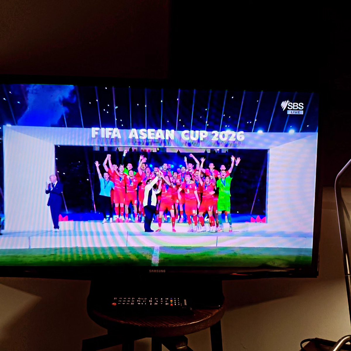 eddiiputra's tweet photo. Indonesia Juara!! 🏆🇮🇩

​Setelah tiga kali cuma bisa nonton kegagalan di final (2010, 2016, 2021), akhirnya rezeki itu datang juga di tahun 2026!

​Sejarah baru telah tercipta, penantian panjang itu akhirnya tuntas. Terima kasih, Garuda! ❤️🔥 https://t.co/MP7meuqdjV