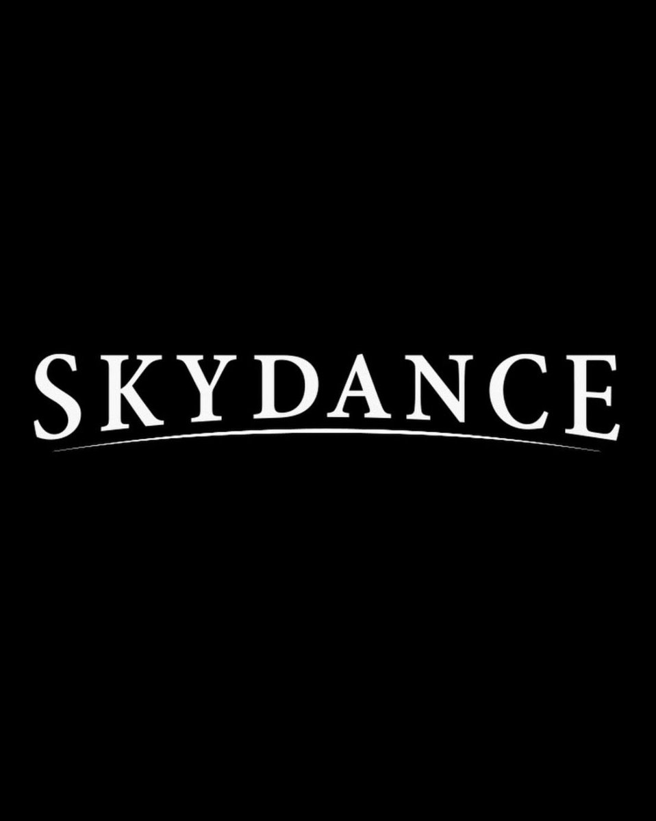 CultureCrave's tweet photo. Warner Bros and Paramount have officially merged

The new company is now called Skydance

HBO, DC, Nickelodeon, Cartoon Network, CNN, CBS, and Paramount+ are now all under the same company https://t.co/2zXErLsJIK