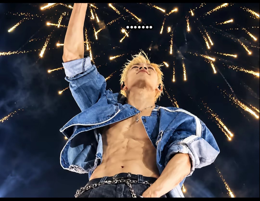 AD_17899's tweet photo. @hyuuvita Me salió en un tik tok y la guardé jajajaja me encantó esa foto 🤩 https://t.co/7ugNbwjZyS
