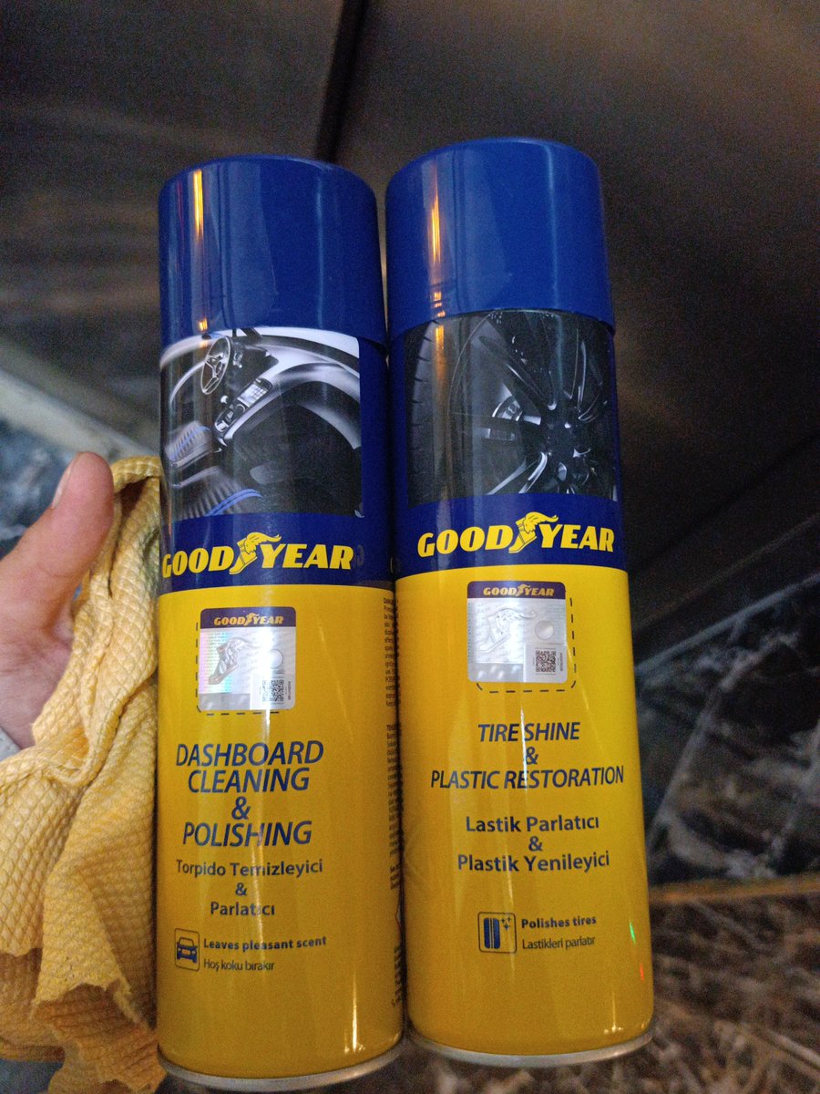 Crsdalii's tweet photo. Jant için olan iyi çok iyi değil ama iyi alınabilir kullanılır ama temiz lendikten sonra torpido için olanı ise kötü yani berbat bir şey almayın aldırmayın @goodyear https://t.co/zBs6C8bdln