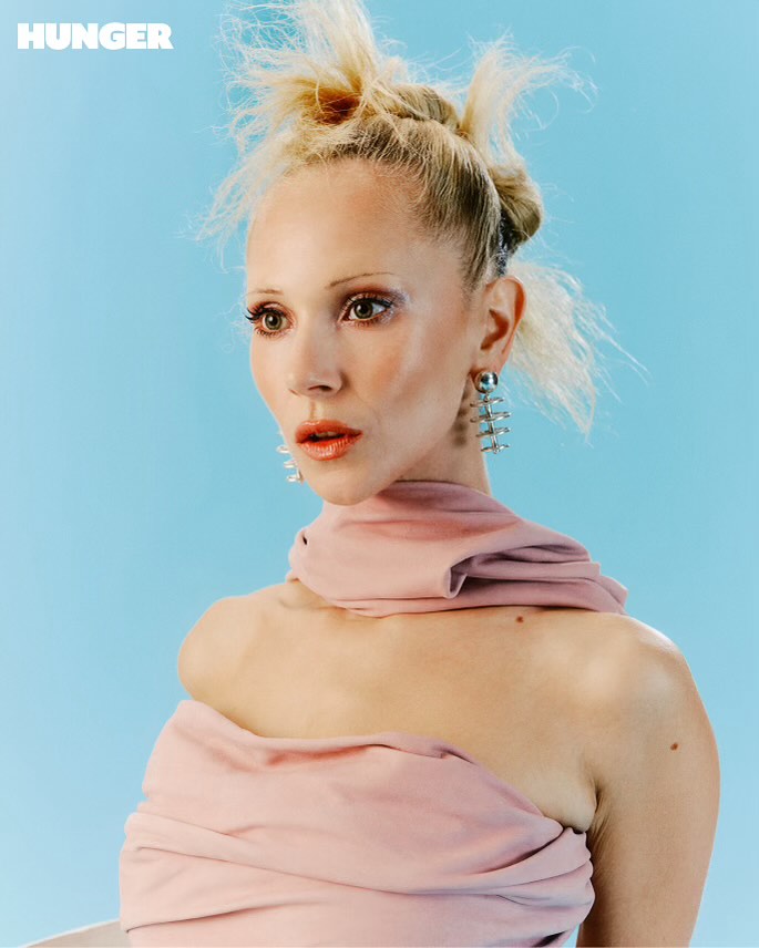 NatalieBry9121's tweet photo. Ending a positive year on a high note with some truly great people. Huge thanks to Hunger Magazine! 💫

Photography:
Production:
Styling:
Words:
Make-up:
Hair:
Photo Assistants: ,
Styling Assistants: , https://t.co/axGe0sWKuM