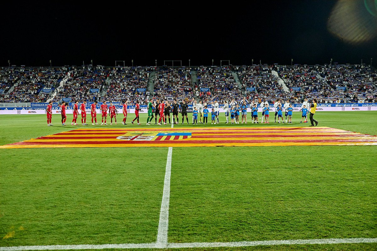 DieGonzalez4_'s tweet photo. Trabajo y muchísima humildad, centrarnos en lo que depende de nosotros y al final… 4-1 😇. Partidazo, ambiente inmejorable y felices por disfrutar otra victoria en el Ibercaja. Pies en el suelo que no hemos hecho nada aún, a seguir currando EQUIPAZO! 🔥💙 https://t.co/oQ8SSq0gBH