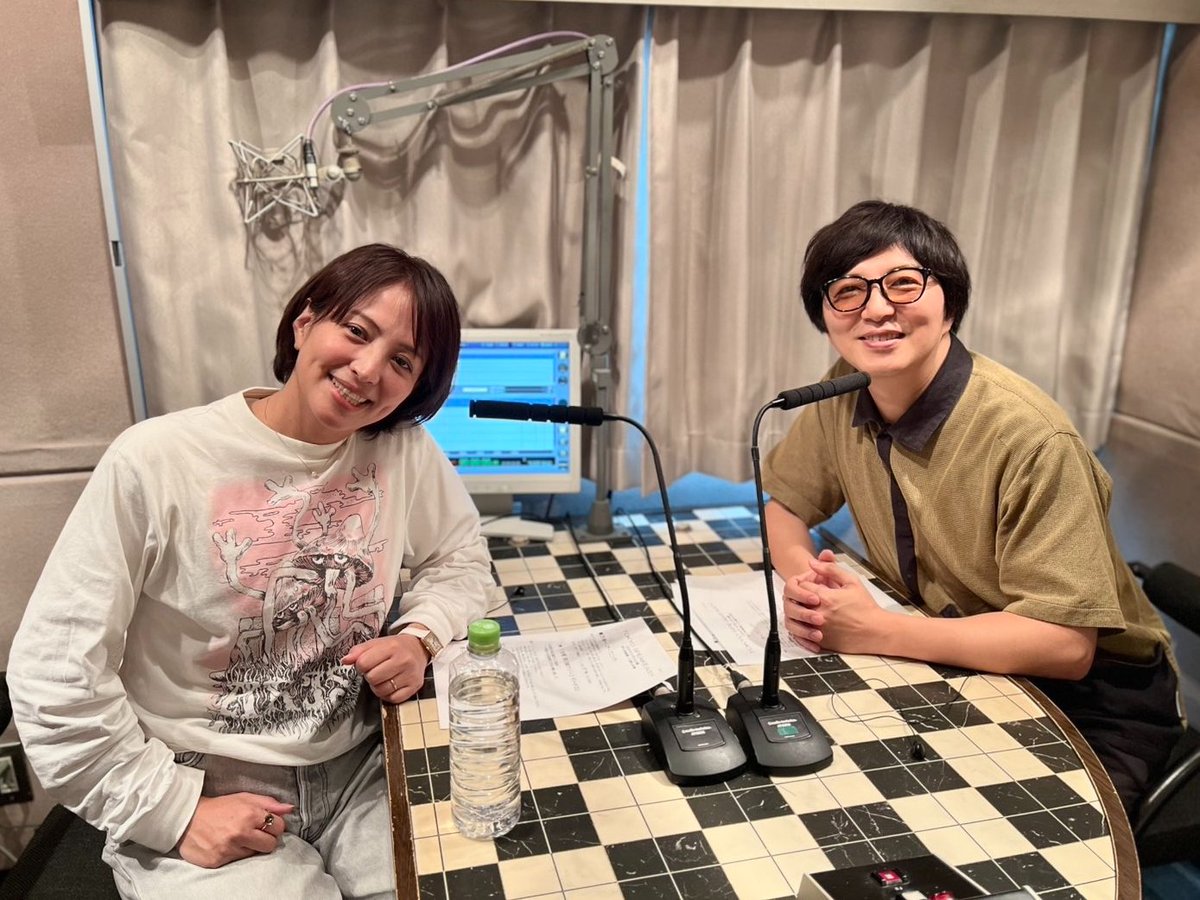 TokyoSpeakeasy's tweet photo. ＜TOKYO SPEAKEASY＞
今夜も開店🚪

#赤江珠緒 さんと #土屋礼央 さんが来店中🥂

どんなトークが聴こえてくるでしょうか…
番組の感想は #speakeasy でお願いします✨

#radiko でお聴きいただけます📻
https://t.co/0D6rRViJnC

#TOKYOFM #radiko https://t.co/dJn93AdY0S