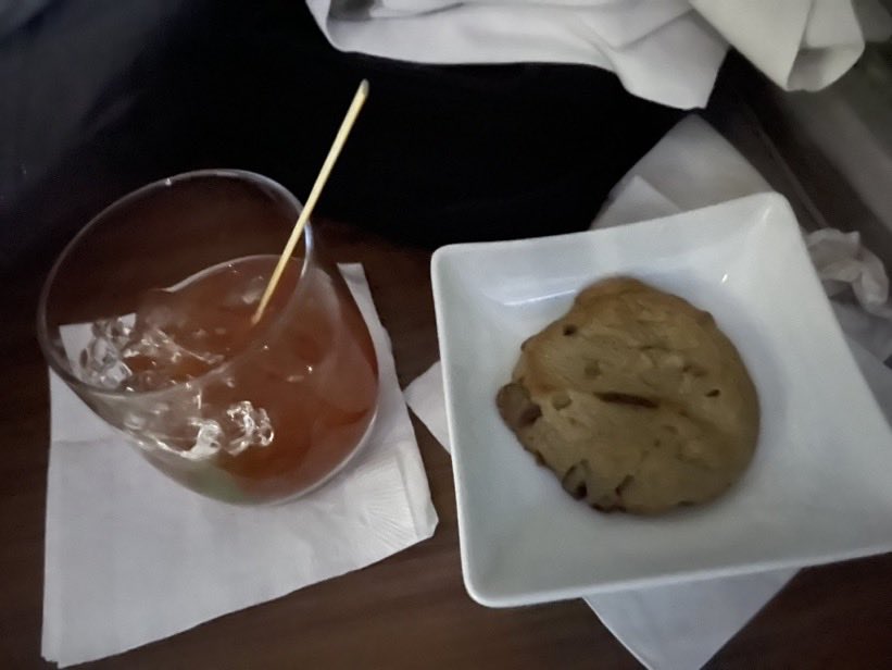 ChiChiGreenblat's tweet photo. When you travel 1st class they give you salt and pepper shakers 😆 https://t.co/BaUEISOZV5