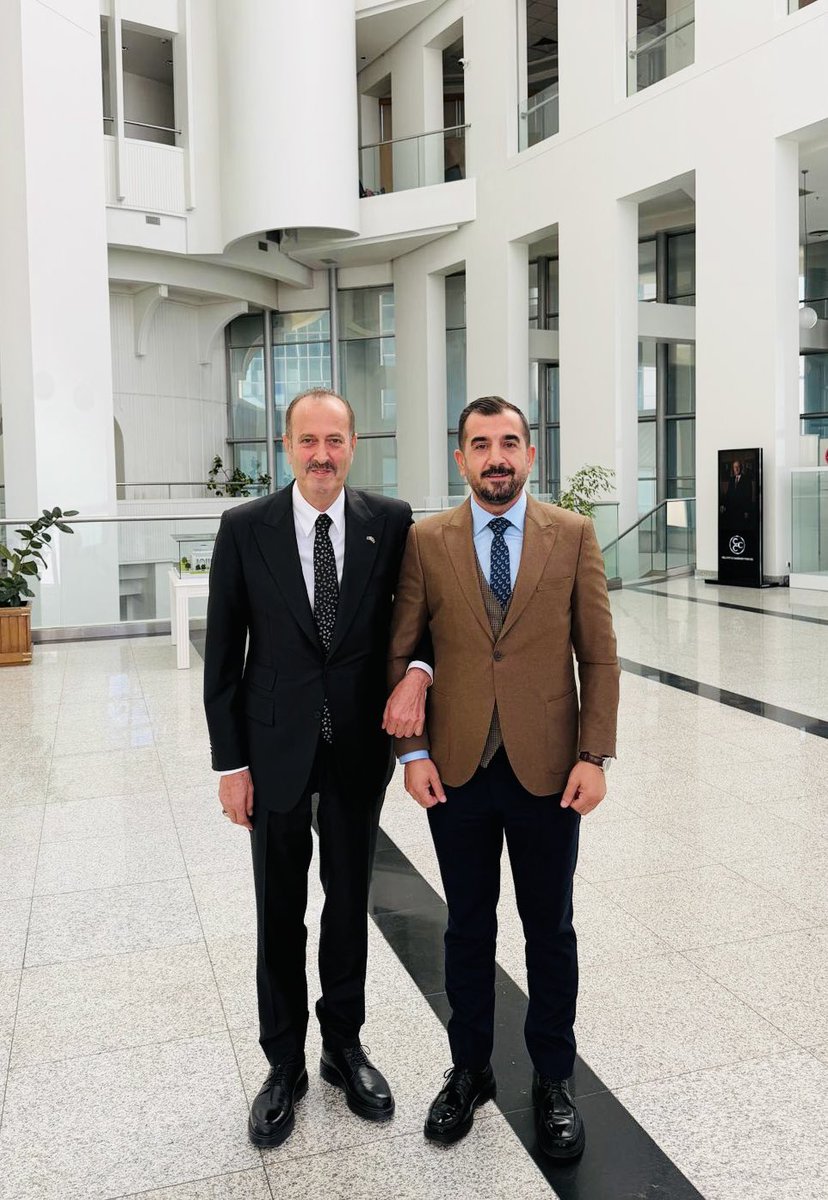 cihankaya_35's tweet photo. Ankara’da, Milliyetçi Hareket Partisi Genel Merkezi’nde İzmir Milletvekilimiz Sayın Tamer Osmanağaoğlu’nu ziyaret ettim.

İzmir’imiz, çalışma hayatı ve emekçilerimizin gündemine dair karşılıklı değerlendirmelerde bulunduğumuz güzel ve samimi bir sohbet gerçekleştirdik. https://t.co/RpvAvCYJCl