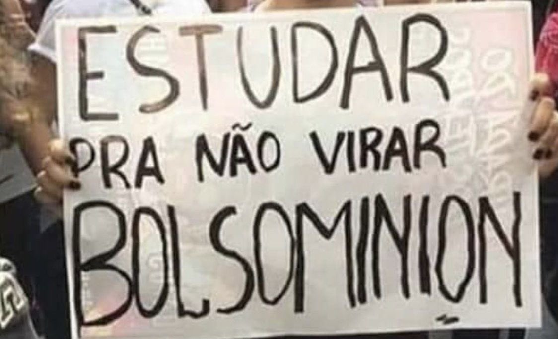 jrubynk's tweet photo. 🚨 fc’s de direita para todos nós de esquerda deixarmos de seguir; A thread https://t.co/OAOSqX3gYq