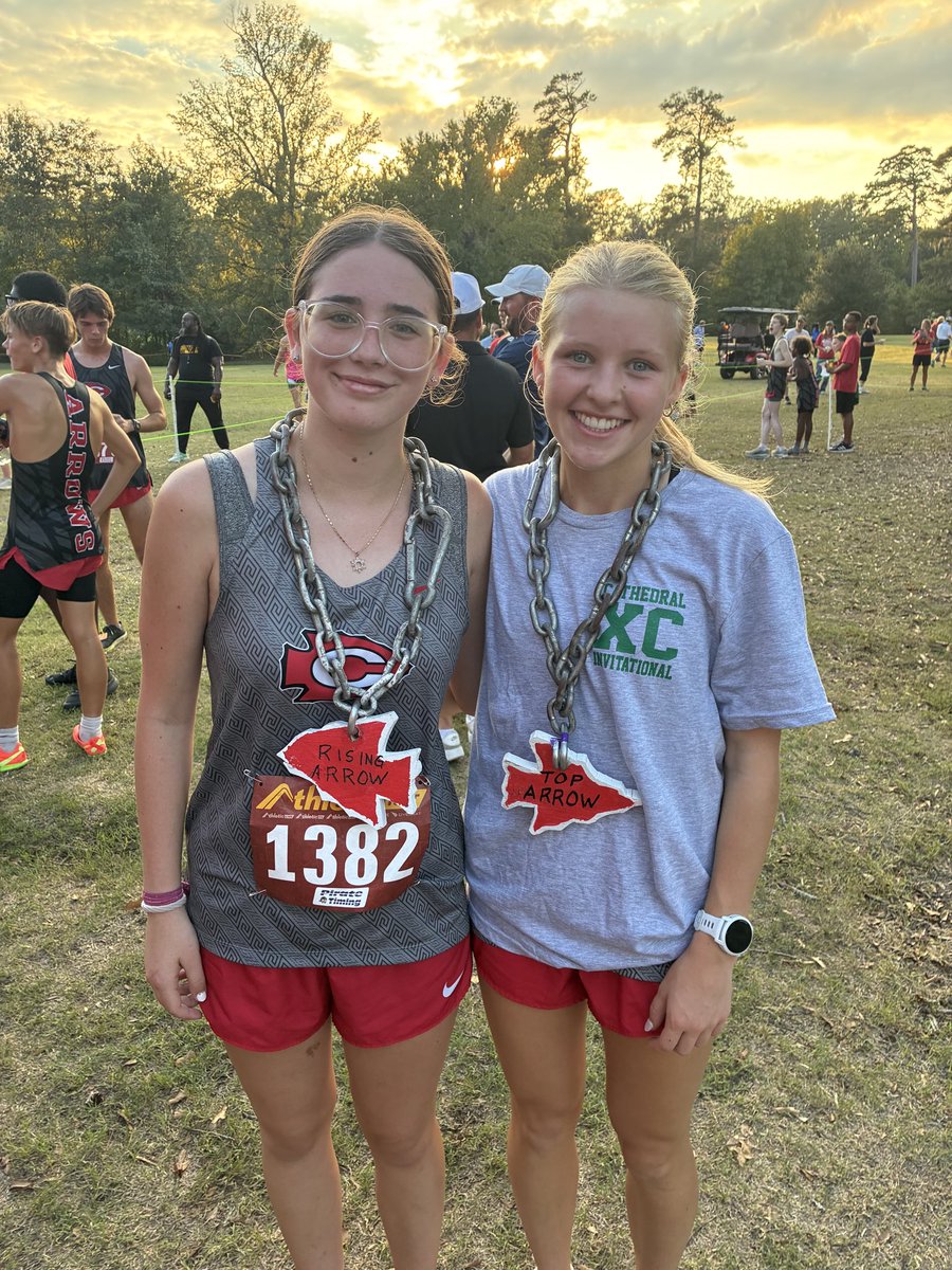 Ladyarrowxc's tweet photo. Brylee was Rising Arrow at Cathedral while Olivia was Top Arrow for the second consecutive race. https://t.co/LS4GIZ1dae