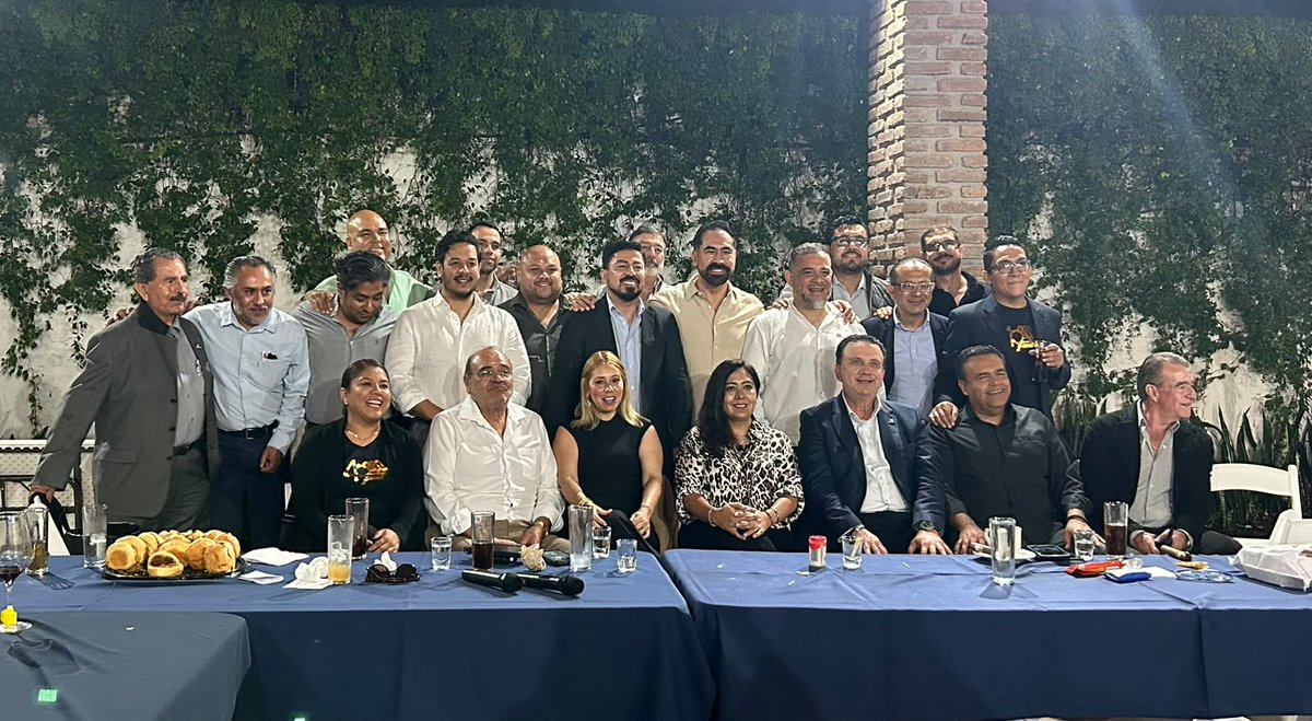 coparmexcelaya's tweet photo. Celebramos 49 años de COPARMEX Celaya junto a nuestros socios. 🎉 #COPARMEX #coparmexcelaya #49aniversario https://t.co/eLSiVLRhsF