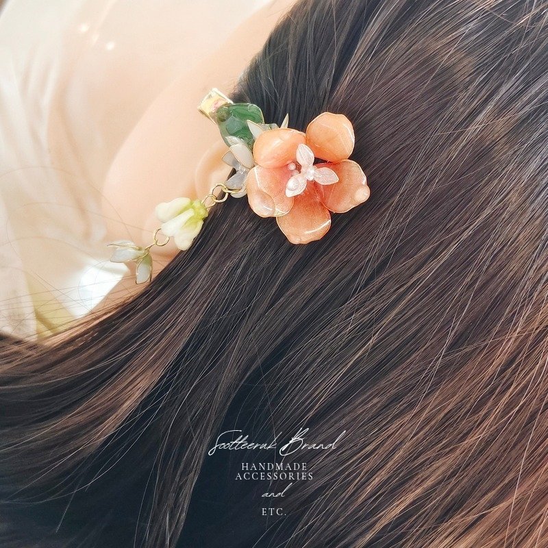 SootteerukB's tweet photo. NO.52 กิ๊บติดผมดอกมธุรดา(รุ่งอรุณ)/มะลิ/ดอกรัก
รายละเอียด : กิ๊บปากเป็ด
ขนาด : 5.5 cm
Material : Wire UV resin / 14K gold plated
#HandmadeAccessories

ราคา 690.- บาท ส่งฟรี 
💳 บัตรเครดิต *ชาร์จ 2%+VAT*
สนใจเมนชั่น "จอง/จ/CF/F" มาได้เลยนะคะ https://t.co/P0YJFUCjcc