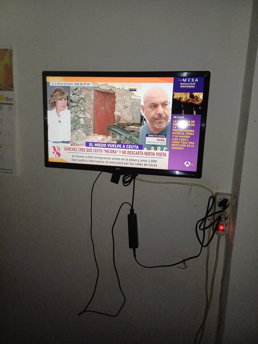 jesuli234's tweet photo. #YAS6Oct me encanta antena 3 este hombre esta hablando muy bien https://t.co/UnwsHbw4nc