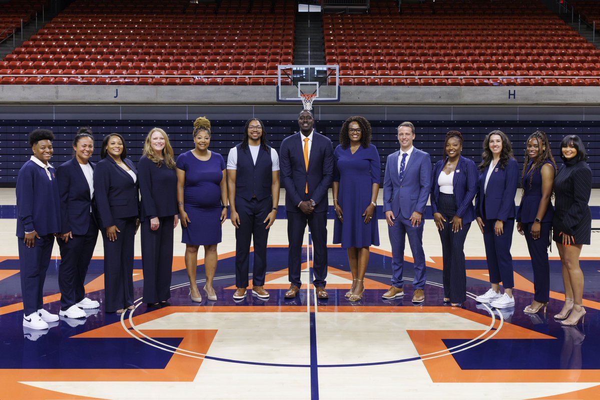 AuburnWBB's tweet photo. Happy National Coaches Day ‼️

#WarEagle https://t.co/WuEdKjRaqn