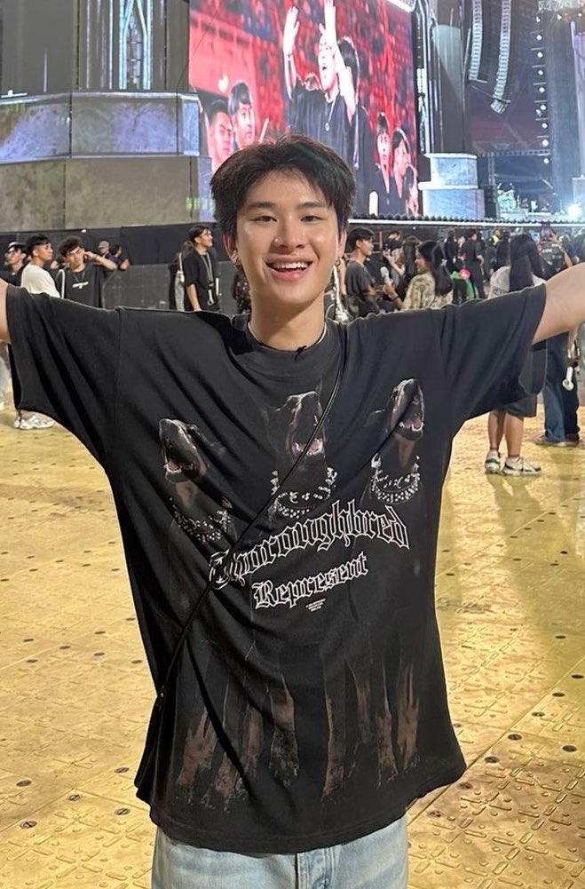 foooooooony's tweet photo. นี่งายยยเสื้อหมาสามตุววว ไทย ขุน พะ พะ พี่.. 5555555555 สมัยวัยละอ่อน🥰 https://t.co/vIcK4fqh0E