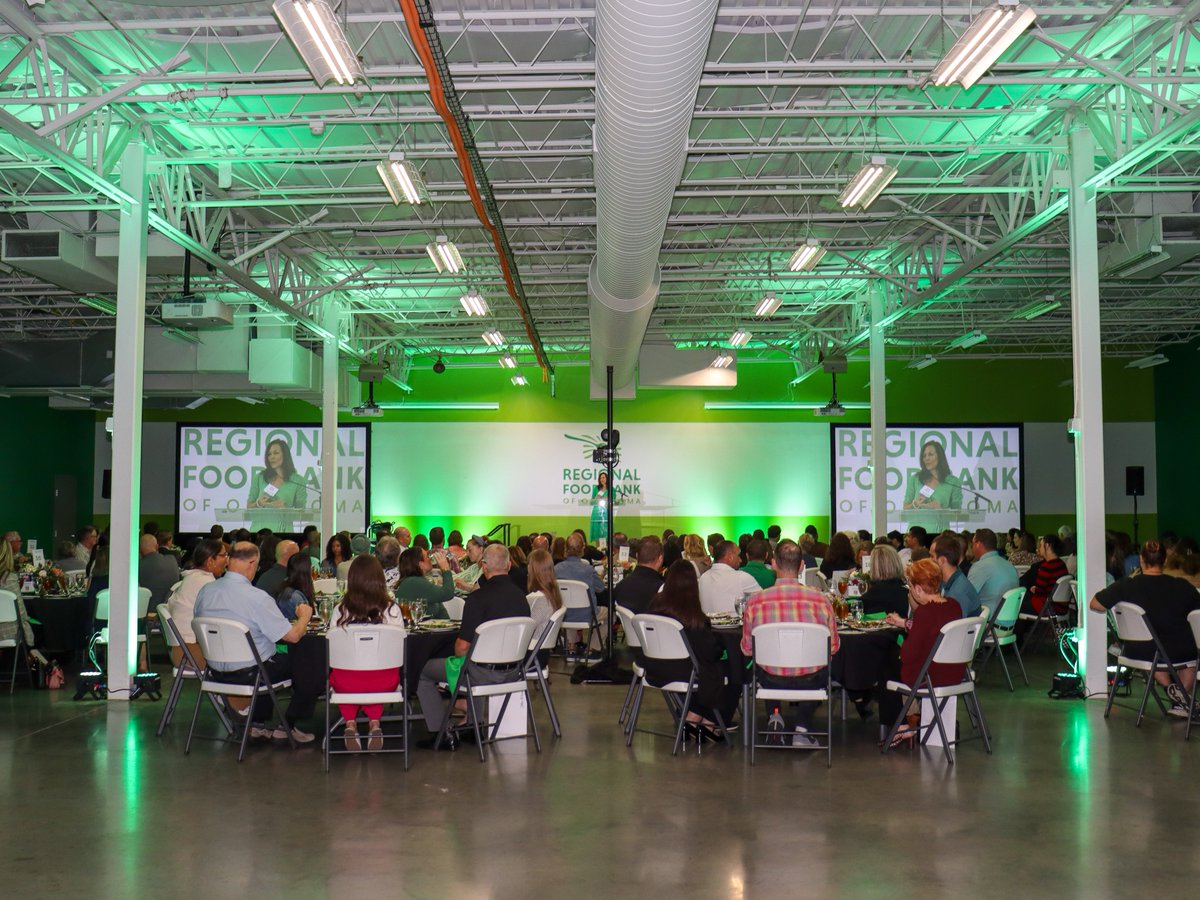 rfbo's tweet photo. Tickets are on sale now for Hope's Harvest, the Regional Food Bank's signature fundraising event. Join us on Wednesday, Oct. 21 to learn more about how your donations make a difference for Oklahomans facing hunger. 

For more information, visit https://t.co/9lqgkBxhCV. https://t.co/jQXigHwQi0