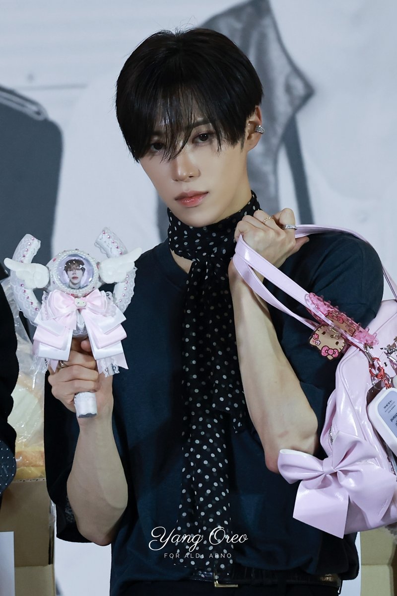 yang_oreo's tweet photo. 260830 MUSIC ART

Going through old photos
"wearing cute props with a straight face"

#ARNO #아르노 #アルノ 
#张家豪 #ZHANGJIAHAO #장지아하오 
#ALD1 #ALPHADRIVEONE #알파드라이브원 https://t.co/OQiVlwvoUf