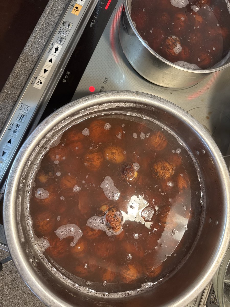 hachisu's tweet photo. 夜中に栗の渋皮煮を作るわ https://t.co/cL7ShGz5xF