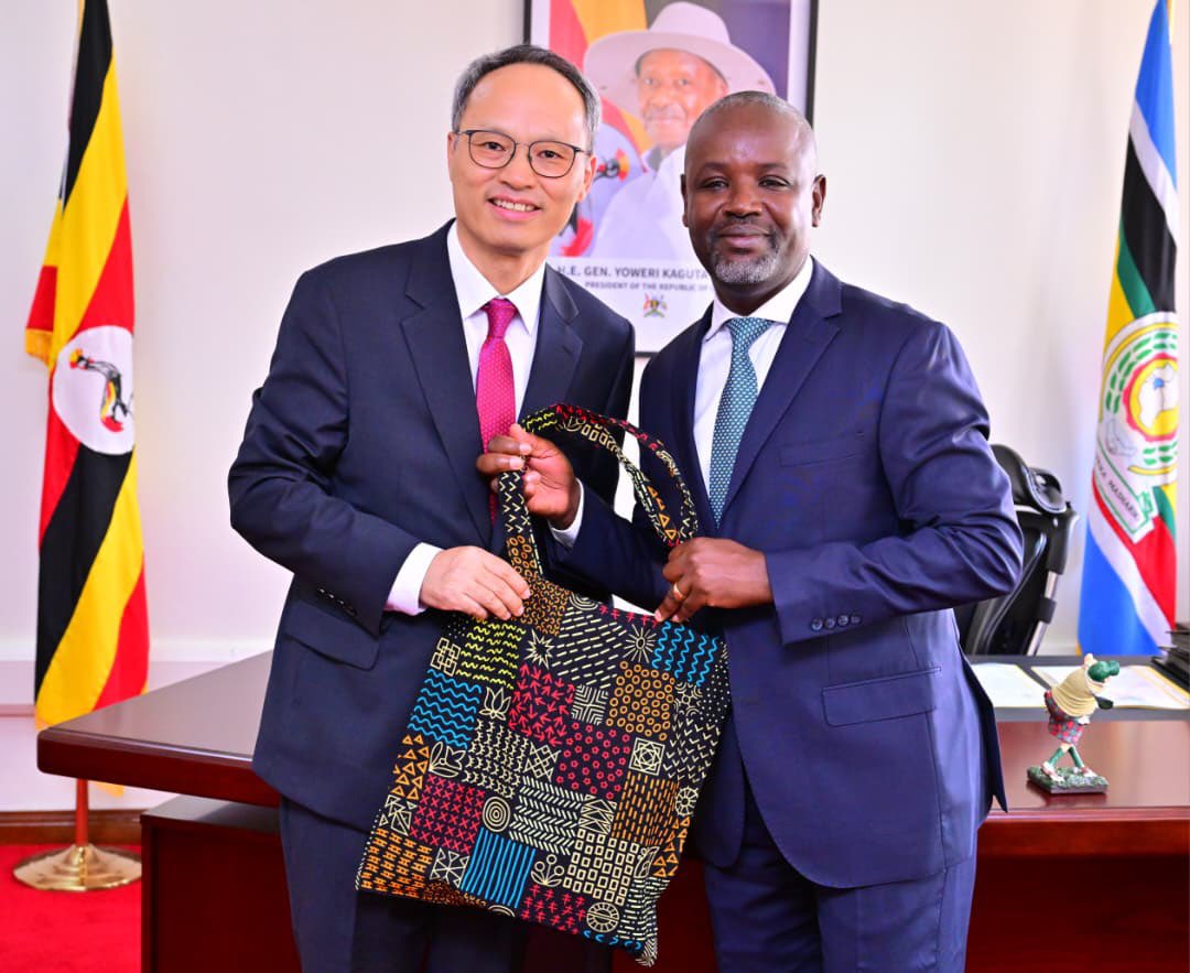 Thomas_Tayebwa's tweet photo. The Ambassador of @embassy_korea, H.E. Lee Sang-ho, paid me a courtesy visit to Parliament this morning. Napak Woman MP and Commissioner, Hon. @faithchuna1, Mukono Woman MP Hon. Amaniyo Draville Sheila, and Lamwo County MP Hon. Johnson Nyeko Kezekiya joined me in welcoming him.

South Korea is a country that has taken its bilateral relations with Uganda seriously since we gained independence.

I thanked the Ambassador for the support South Korea has extended to Uganda over the years and continues to provide towards our development.

We discussed areas where we can further strengthen our partnership, including parliamentary diplomacy, technology transfer and attracting more investors from South Korea. South Korea has transformed its Parliament into an e-Parliament, and there is a lot we can learn from its experience as we continue our efforts to digitise our Parliament and improve the way we serve citizens.

Through the Saemaul Undong (New Village Movement), South Korea established a model village in Mpigi, inspired by the country’s rural transformation strategy of the 1970s. Anyone interested in rural transformation should visit the model village and learn from its experience.

Like many Koreans, Ambassador Lee Sang-ho is a good golfer. I look forward to having a match with him soon.
