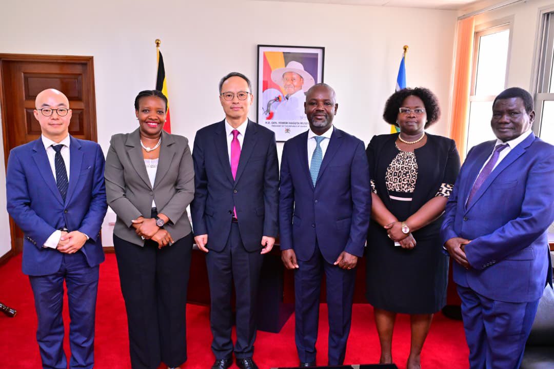 Thomas_Tayebwa's tweet photo. The Ambassador of @embassy_korea, H.E. Lee Sang-ho, paid me a courtesy visit to Parliament this morning. Napak Woman MP and Commissioner, Hon. @faithchuna1, Mukono Woman MP Hon. Amaniyo Draville Sheila, and Lamwo County MP Hon. Johnson Nyeko Kezekiya joined me in welcoming him.

South Korea is a country that has taken its bilateral relations with Uganda seriously since we gained independence.

I thanked the Ambassador for the support South Korea has extended to Uganda over the years and continues to provide towards our development.

We discussed areas where we can further strengthen our partnership, including parliamentary diplomacy, technology transfer and attracting more investors from South Korea. South Korea has transformed its Parliament into an e-Parliament, and there is a lot we can learn from its experience as we continue our efforts to digitise our Parliament and improve the way we serve citizens.

Through the Saemaul Undong (New Village Movement), South Korea established a model village in Mpigi, inspired by the country’s rural transformation strategy of the 1970s. Anyone interested in rural transformation should visit the model village and learn from its experience.

Like many Koreans, Ambassador Lee Sang-ho is a good golfer. I look forward to having a match with him soon.