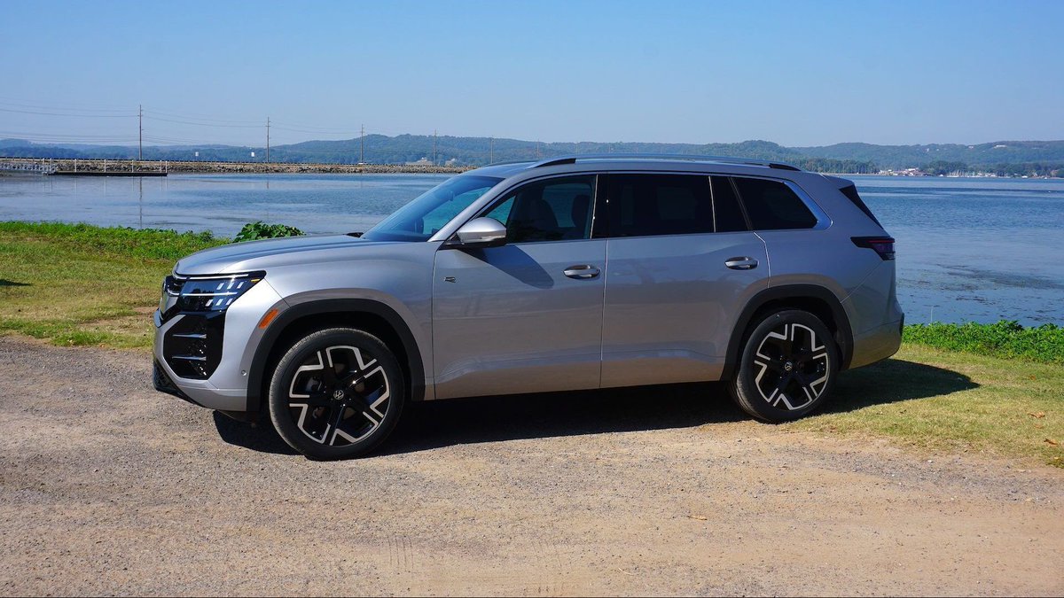 drivingdotca's tweet photo. First Drive: 2027 Volkswagen Atlas updates include modern cabin design https://t.co/xLoBhl3fTi https://t.co/PqRvYpZbxI
