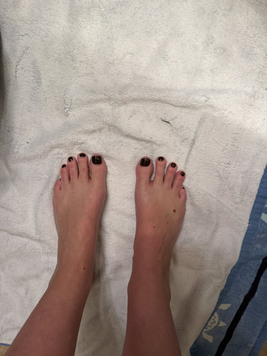 youpayliv's tweet photo. Fresh out of the shower 

#findom https://t.co/qDfTtAD1L9